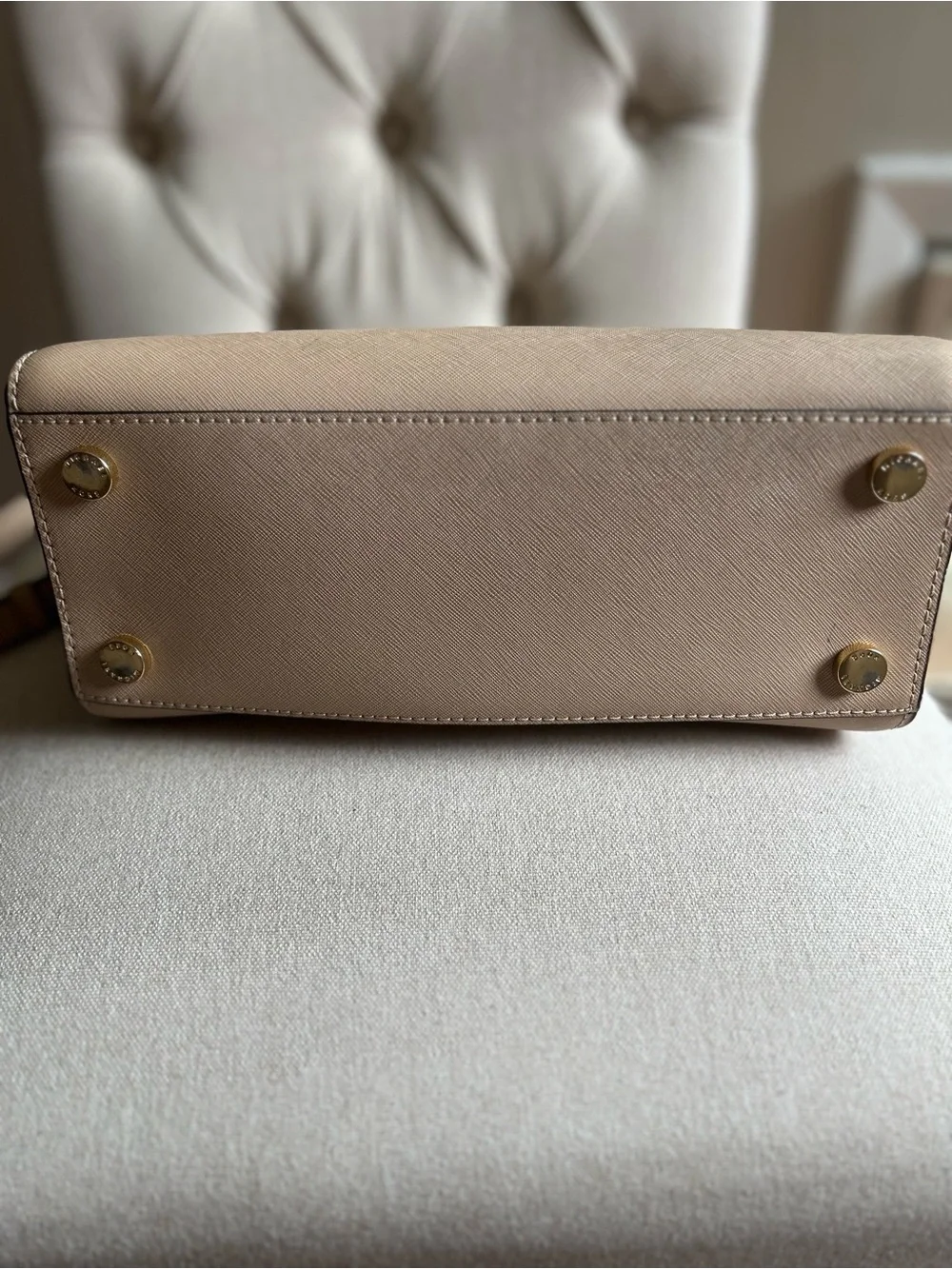 Michael Kors Selma Saffano Leather Medium Satchel in Oyster - Picture 5 of 16